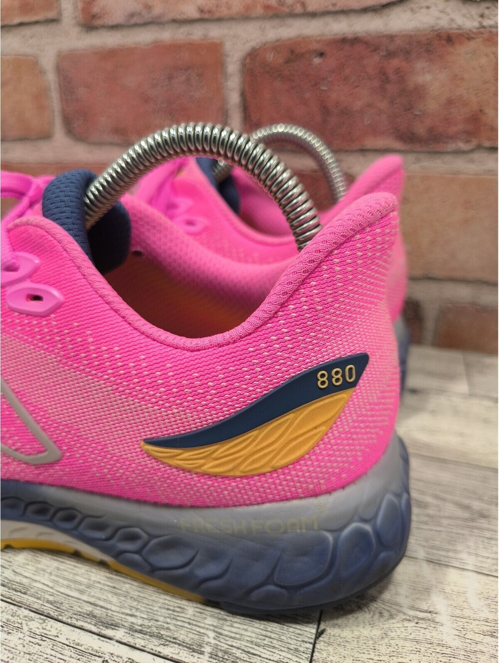 New Balance Fresh Foam X 880v12 Women's Size 9 Pink Running Shoes W880P12 - Picture 2 of 9
